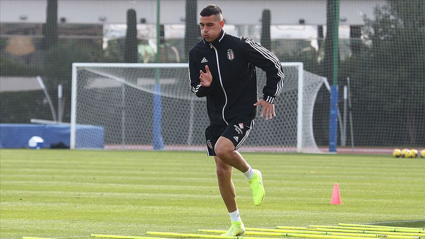 Beşiktaş'ta Şilili futbolcu Enzo Roco'nun sözleşmesi feshedildi