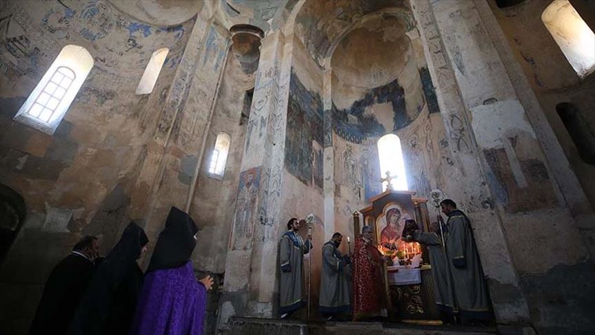 Turquía: catedral armenia de 1.100 años disfrutó de una misa especial en medio de la pandemia