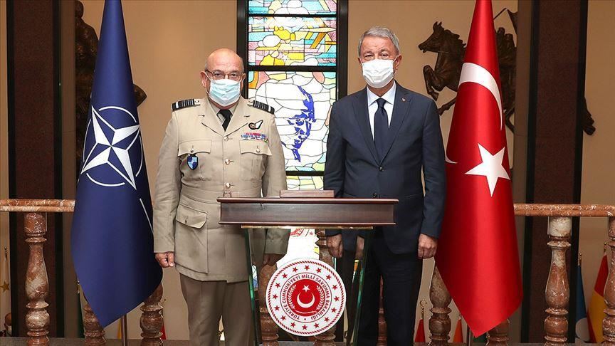 دیدار وزیر دفاع ترکیه با رئیس کمیته نظامی ناتو در آنکارا