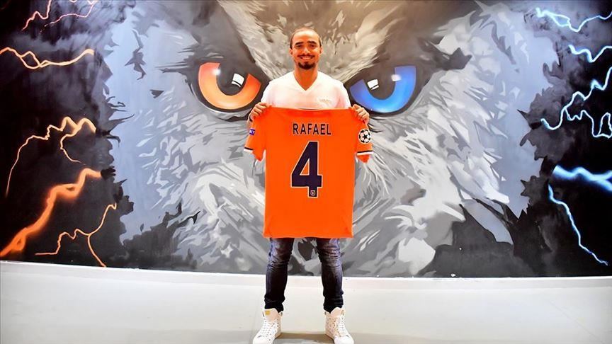 Turquie/Football : Medipol Başakşehir recrute le défenseur brésilien Rafael