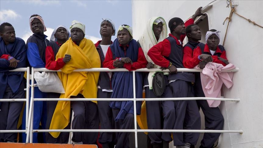 ONU pide el desembarco inmediato de 27 migrantes atrapados en un carguero en el Mediterráneo