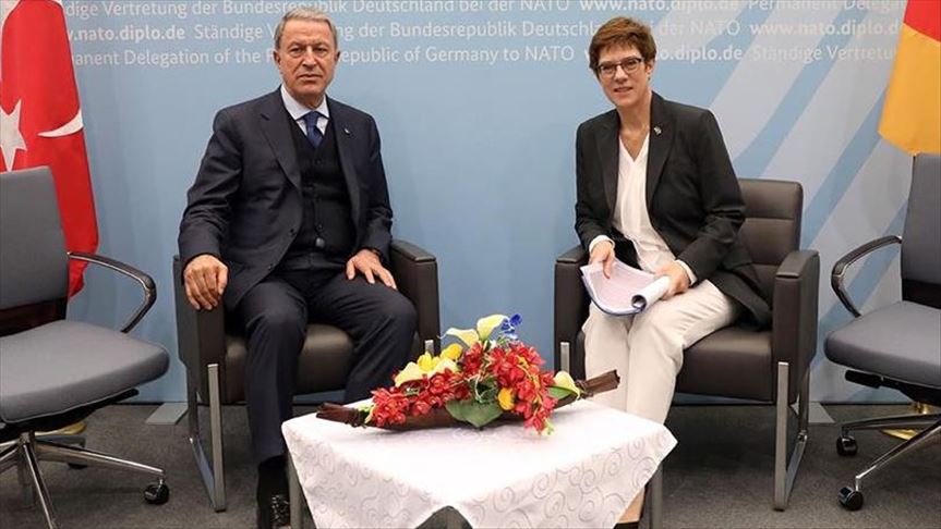 گفت‌وگوی تلفنی وزرای دفاع ترکیه و آلمان درباره مدیترانه شرقی