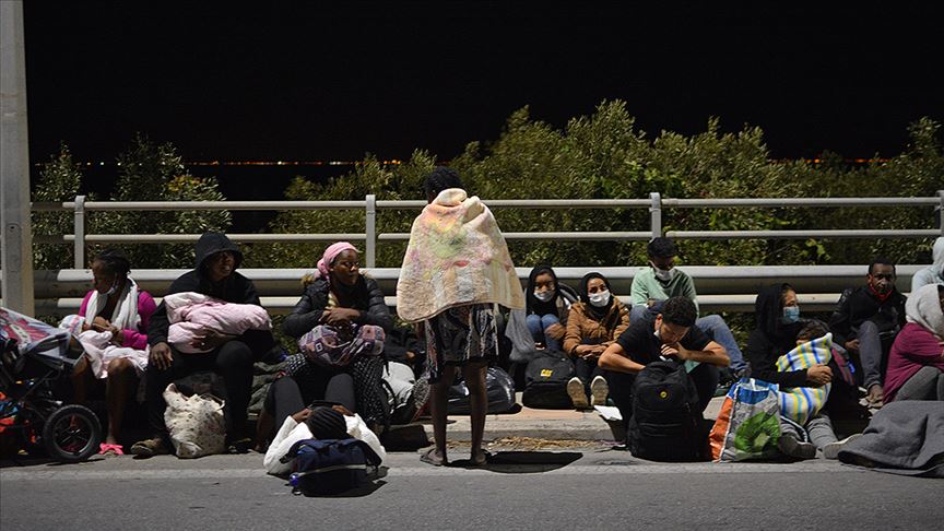Yunanistan'da Moria kampındaki yangında binlerce sığınmacı evsiz kaldı