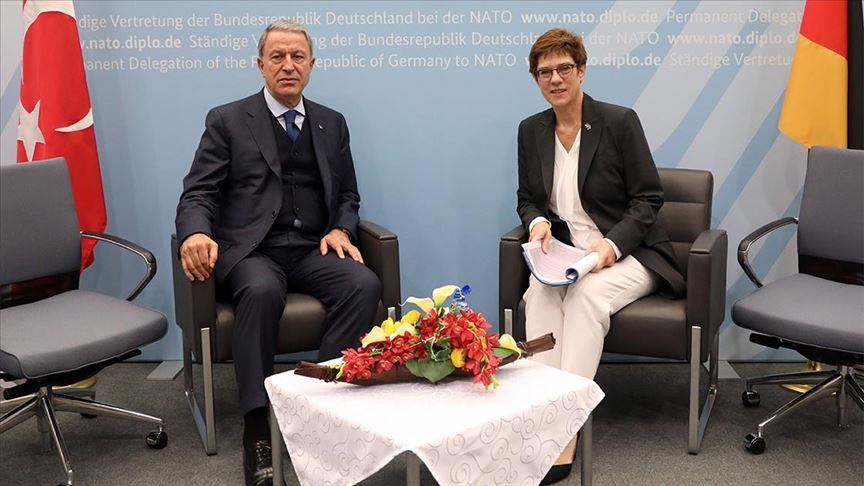Turkish, German defense chiefs discuss E.Med