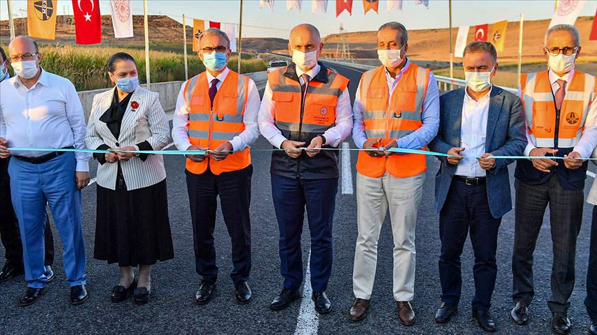 Bakan Karaismailoğlu Diyarbakır-Eğil kara yolunun açılışını yaptı