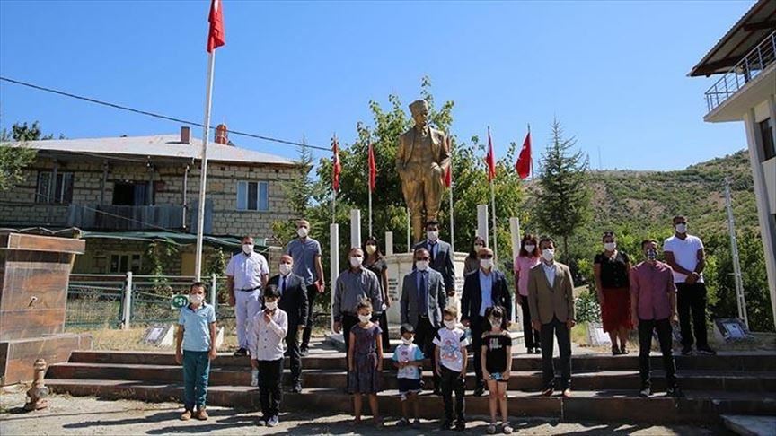 Turqia përkujton 6 mësuesit e martirizuar nga terroristët e PKK-së