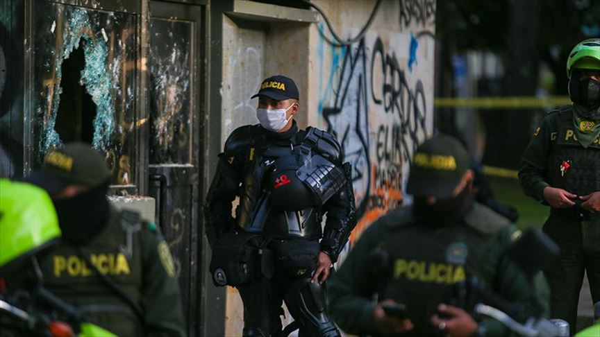 Sube a 10 el número de civiles muertos durante la segunda noche de protestas en Colombia