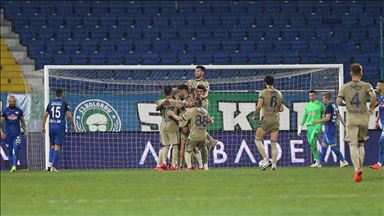 Süper Lig / Fenerbahçe s’impose en match d’ouverture contre Rizespor (1-2)