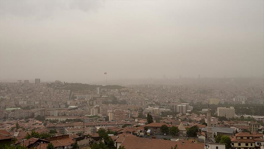 Sandstorm in Turkish capital affects daily life