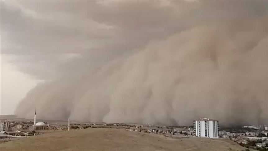 Песчаная буря накрыла Анкару