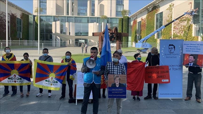 В Берлине прошла акция с осуждением политики Китая