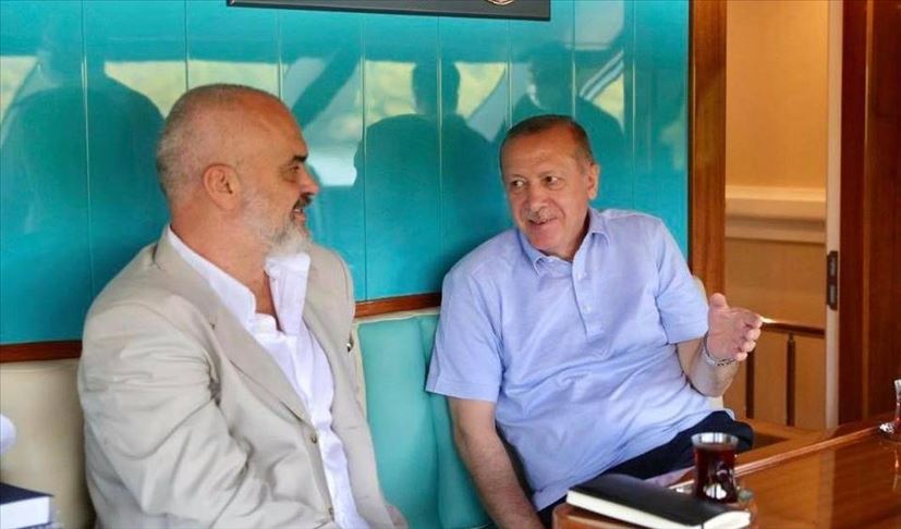 Presidenti Erdoğan takon kryeministrin e Shqipërisë, Edi Rama
