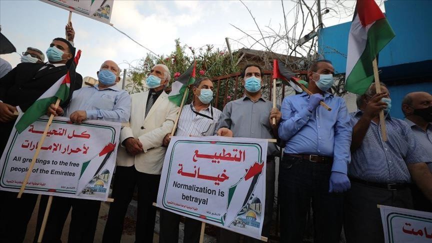 مردم فلسطین علیه عادی‌سازی روابط امارات و بحرین با اسرائیل تظاهرات کردند