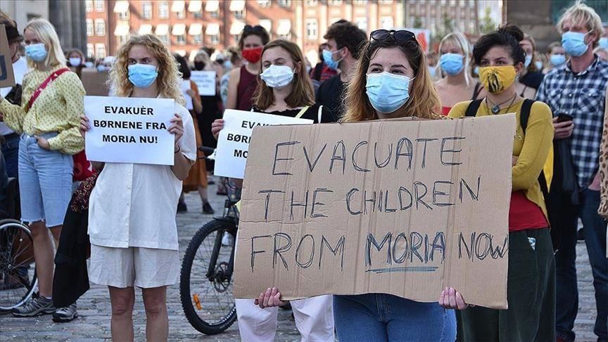 Данска: Протест на граѓаните кои бараат прифаќање на мигрантите од кампот „Мориа“