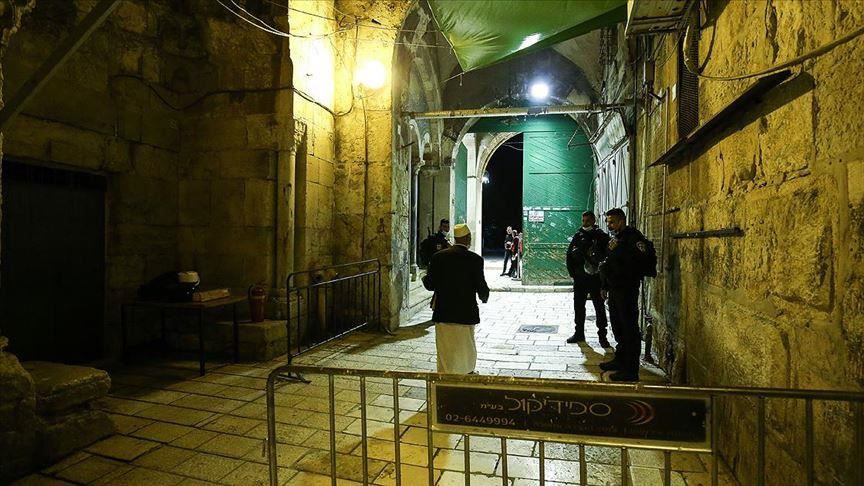Al-Aqsa mosque to close for 3 weeks over virus outbreak