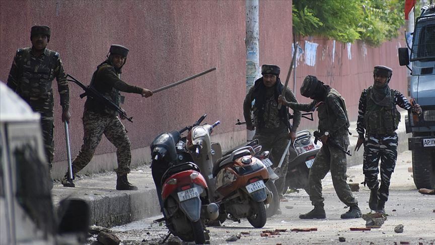 Indian forces allegedly thrash journalists in Kashmir