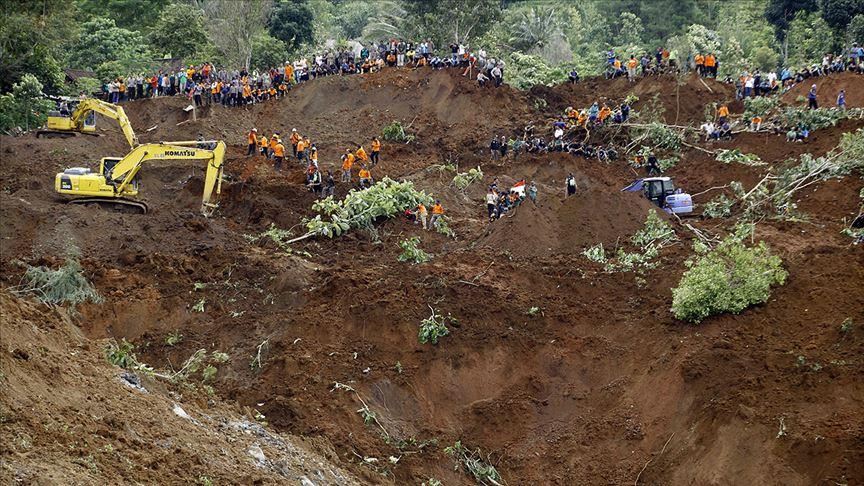 Landslide kills 2 in Indonesia