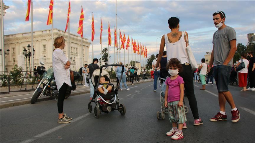 Скопје: Мајките излегоа на протест пред Владата, бараат продолжување на породилното