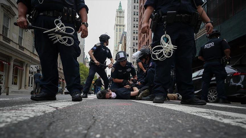 На протест во Њујорк побарано затворање на Канцеларијата за миграции: Уапсени 20 лица