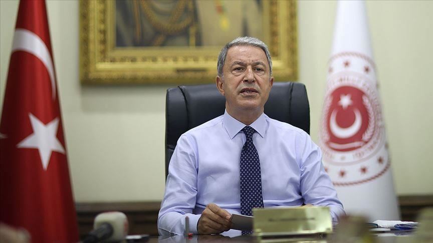 وزیر دفاع ترکیه: ماکرون بر روی آتش اختلاف بنزین می‌ریزد