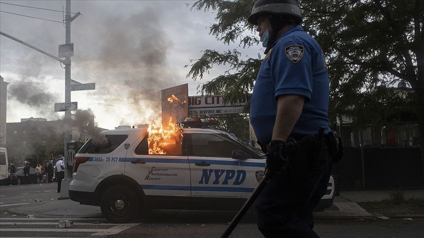 FBI Direktörü: Antifa bir örgüt değil bir ideoloji