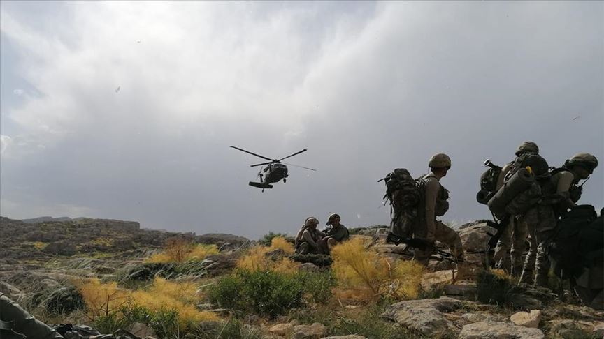 Hakkari kırsalında iki terörist etkisiz hale getirildi