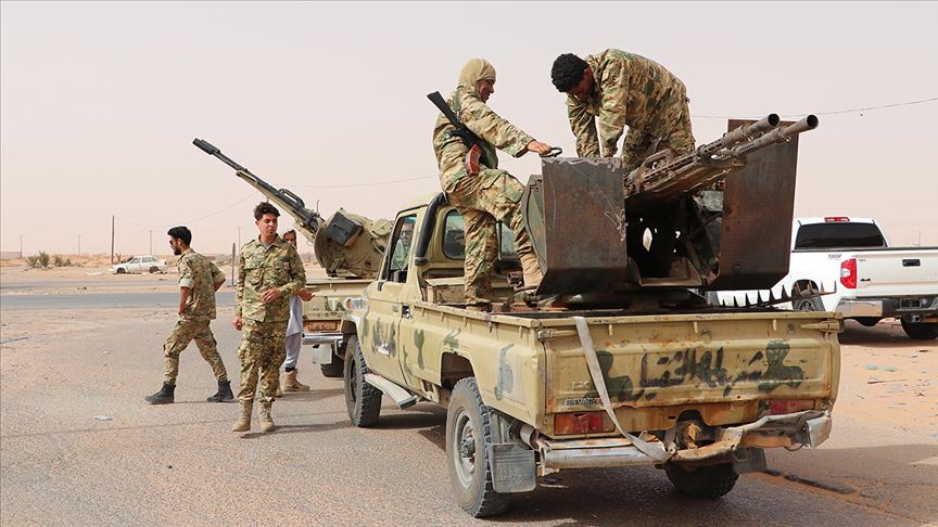 Libya Ordusu Batı Bölgesi Komutanı Cuveyli Hafter'in açıkladığı petrol anlaşmasını reddetti