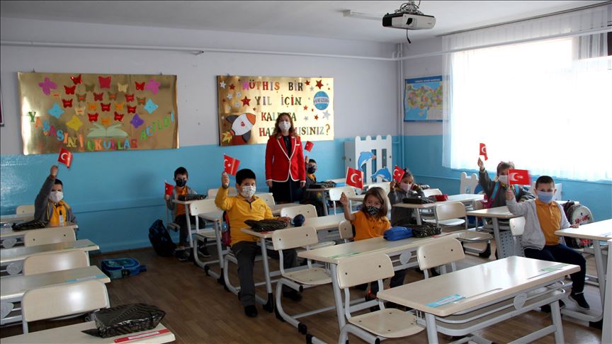 Some Turkish students return to classrooms