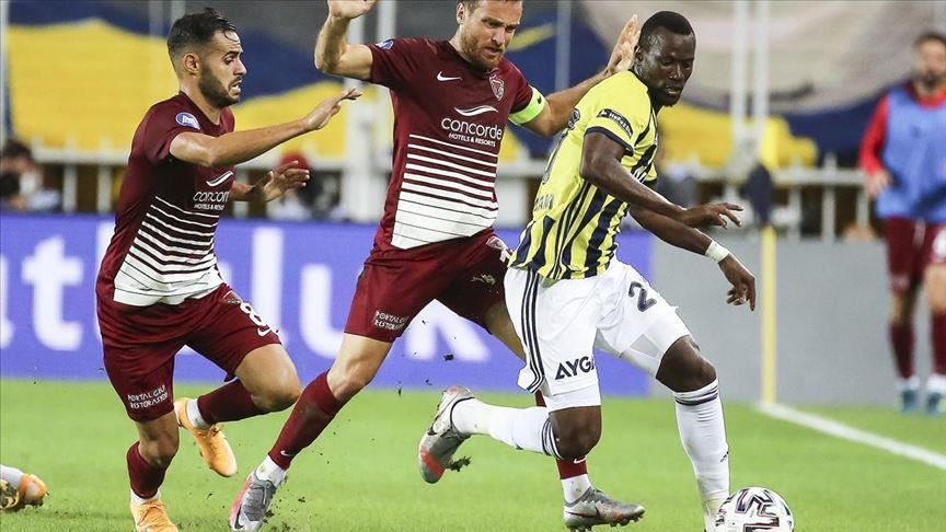 Fenerbahce fail to beat 9-man Hatayspor at home
