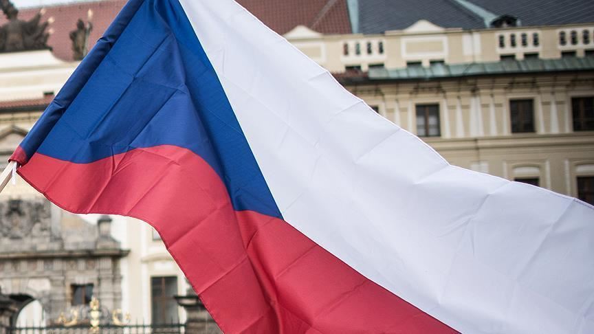 Ministri çek i Shëndetësisë jep dorëheqje për shkak të rritjes së rasteve me COVID-19