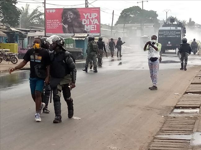 Cameroon protesters urge President Biya to step down