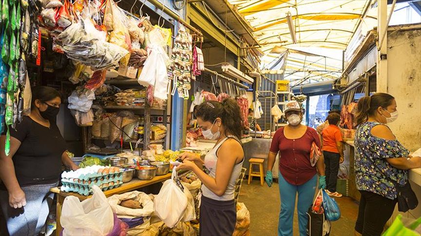 Economía de Perú habría caído un 10% en agosto