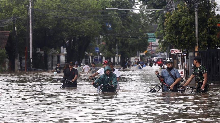 Indonesia: Floods hit 49 neighborhoods in capital
