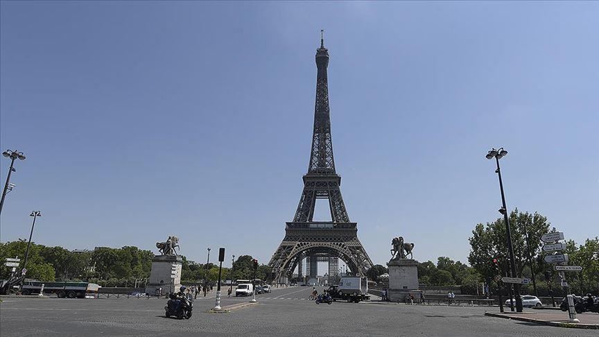 Eiffel Tower bomb threat turns out false alarm