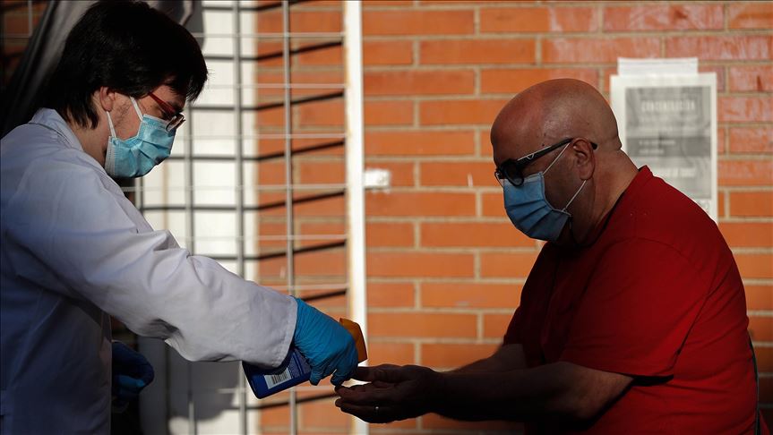 En España aumentan las muertes por COVID-19 en medio del incremento de los contagios