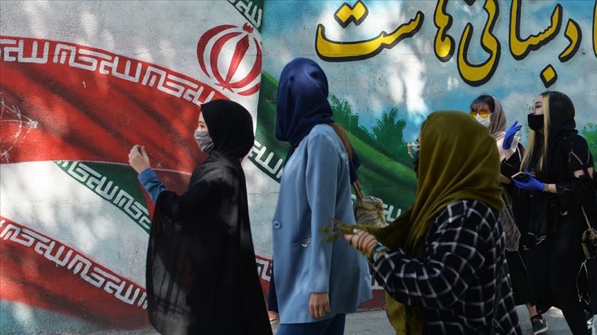 İran'da son 24 saatte 184 kişi Kovid-19'dan hayatını kaybetti