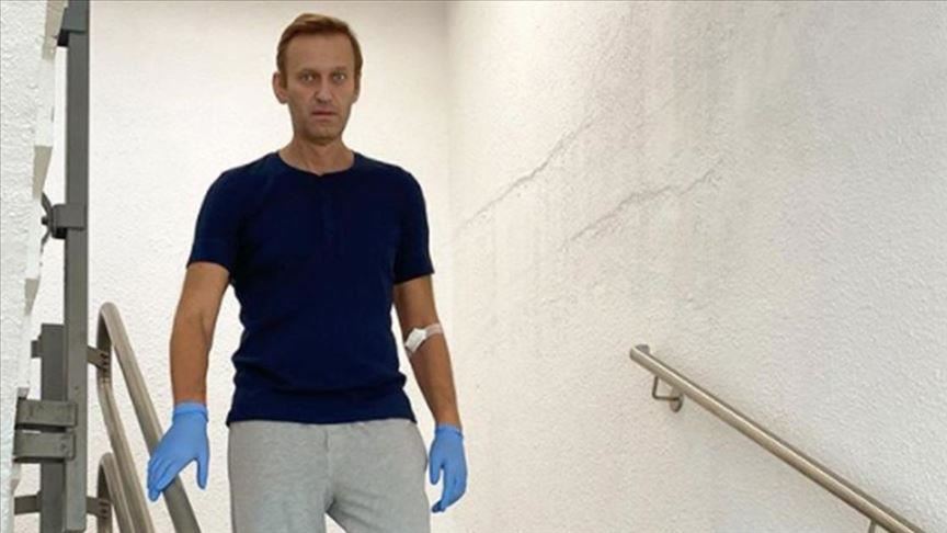 Рускиот опозициски лидер Навални отпуштен од болница 