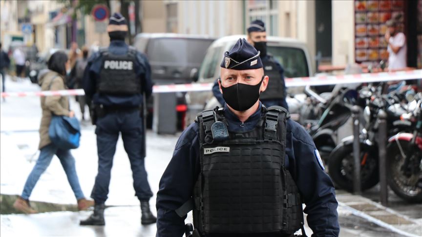 France Attaque A L Arme Blanche A Paris Le Parquet National Antiterroriste Se Saisit De L