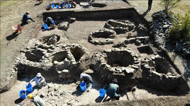 Kastamonu'da Kahin Tepe kazısında eski döneme ait tapınak bulundu