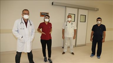 'Kovid-19 hastasının canlı canlı boğulduğunu gören bir daha maskesini çıkarmaz'