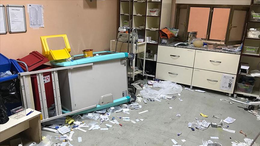 Bingöl'de 112 Acil Sağlık ekibine taşlı sopalı saldırı