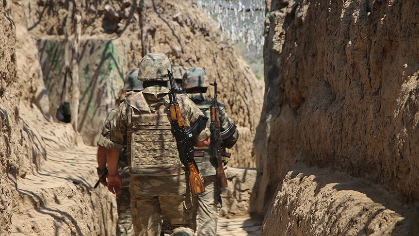 Azerbaycan ordusunun cephe hattında başlattığı karşı saldırı sürüyor