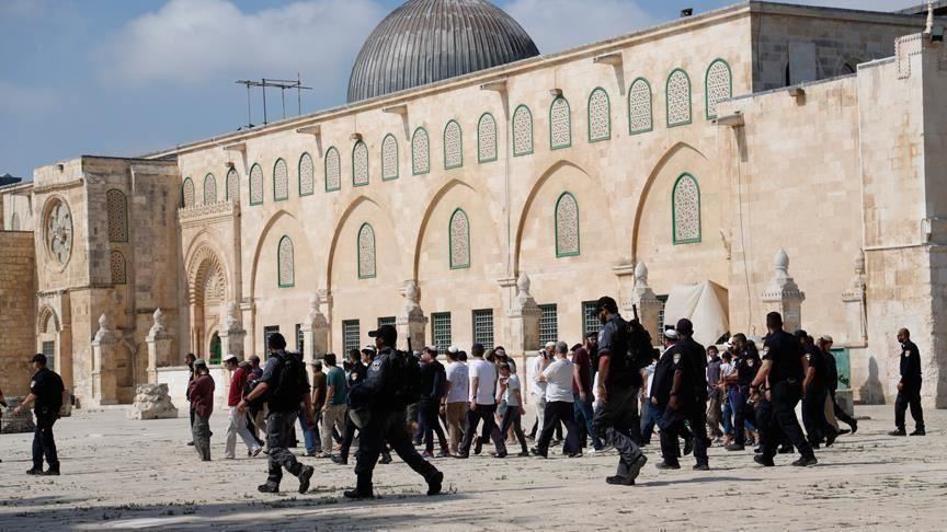 Dozens of Israeli settlers storm Al-Aqsa Mosque complex