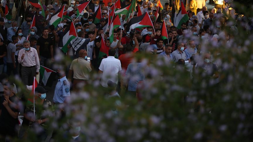 BAE ve Bahreyn halkları İsrail ile normalleşmeye karşı