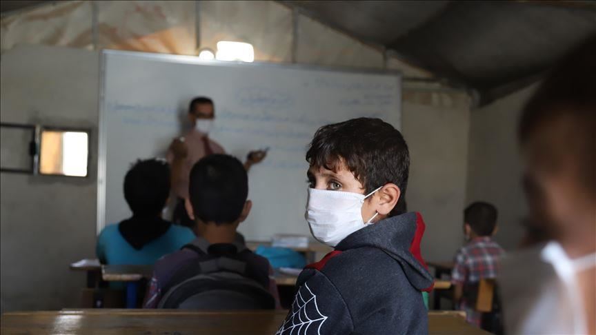 مدارس ادلب پس از دو هفته تاخیر گشایش یافتند