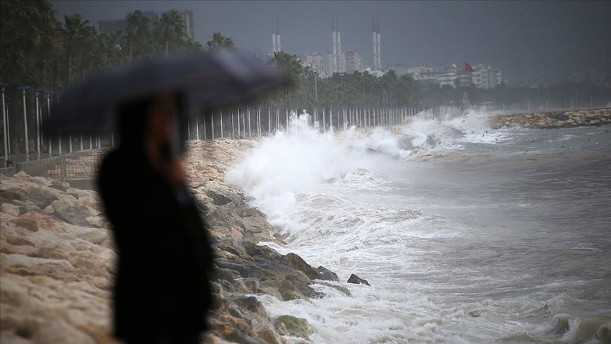 Meteorolojiden kuvvetli rüzgar ve fırtına uyarısı