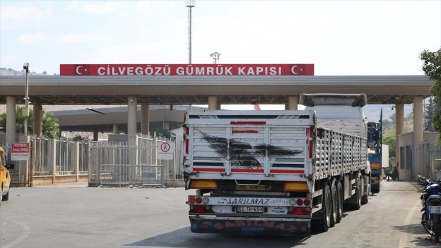 عبور أكثر من 11 ألف شاحنة مساعدات إلى سوريا عبر تركيا