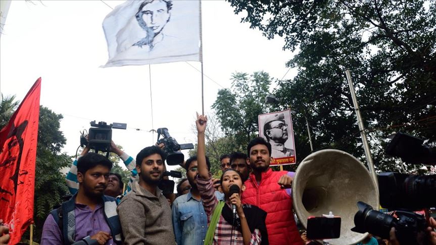 Indignación en India luego de que policías cremaran de forma ilegal el cuerpo de una víctima de violación