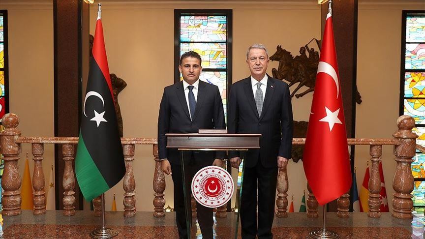 Turkish defense chief receives Libyan defense minister