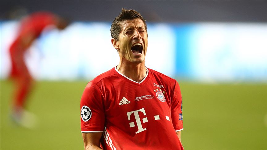 UEFA'nın en iyi oyuncu ödülünü Robert Lewandowski kazandı